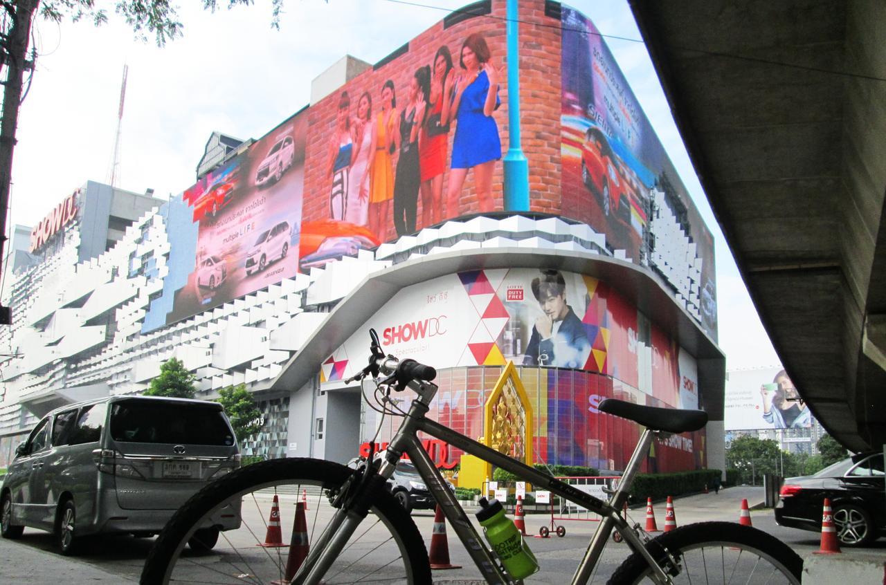 Nexchange Hostel Bangkok Exterior photo